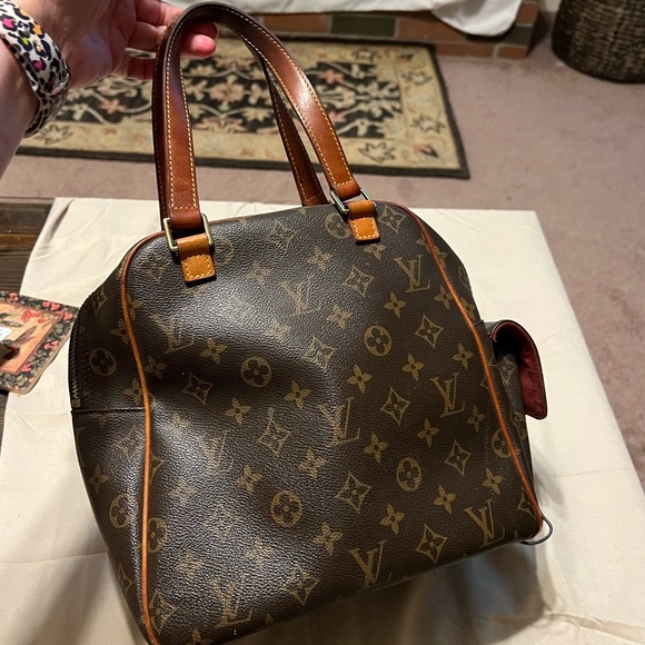 SOLD**** Authentic Louis Vuitton Excentri-Cite Handbag - Picture 9 of 16